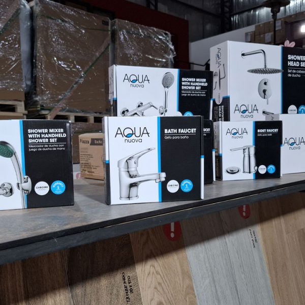 Griferías importadas Aqua Nuova en el interior de nuestro local comercial Taffel